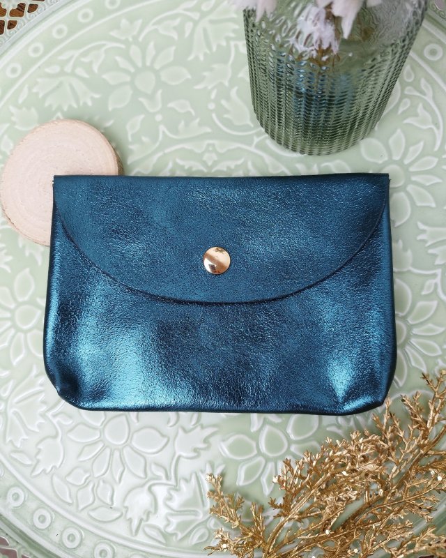 Pochette enveloppe en cuir irisé