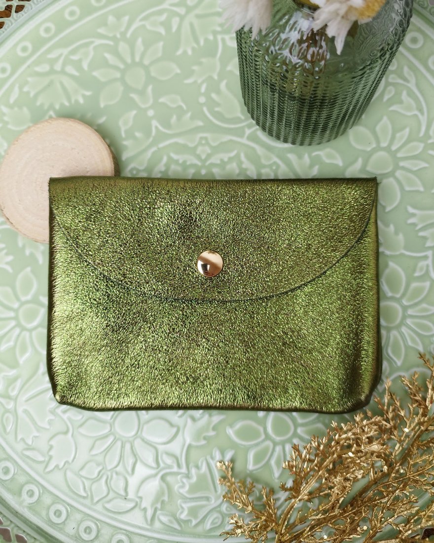 Pochette enveloppe en cuir irisé