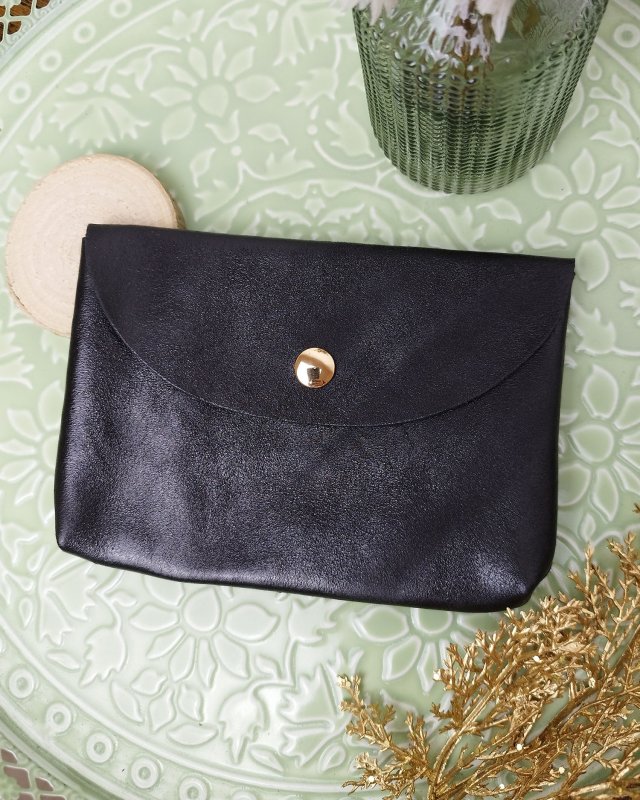 Pochette enveloppe en cuir irisé