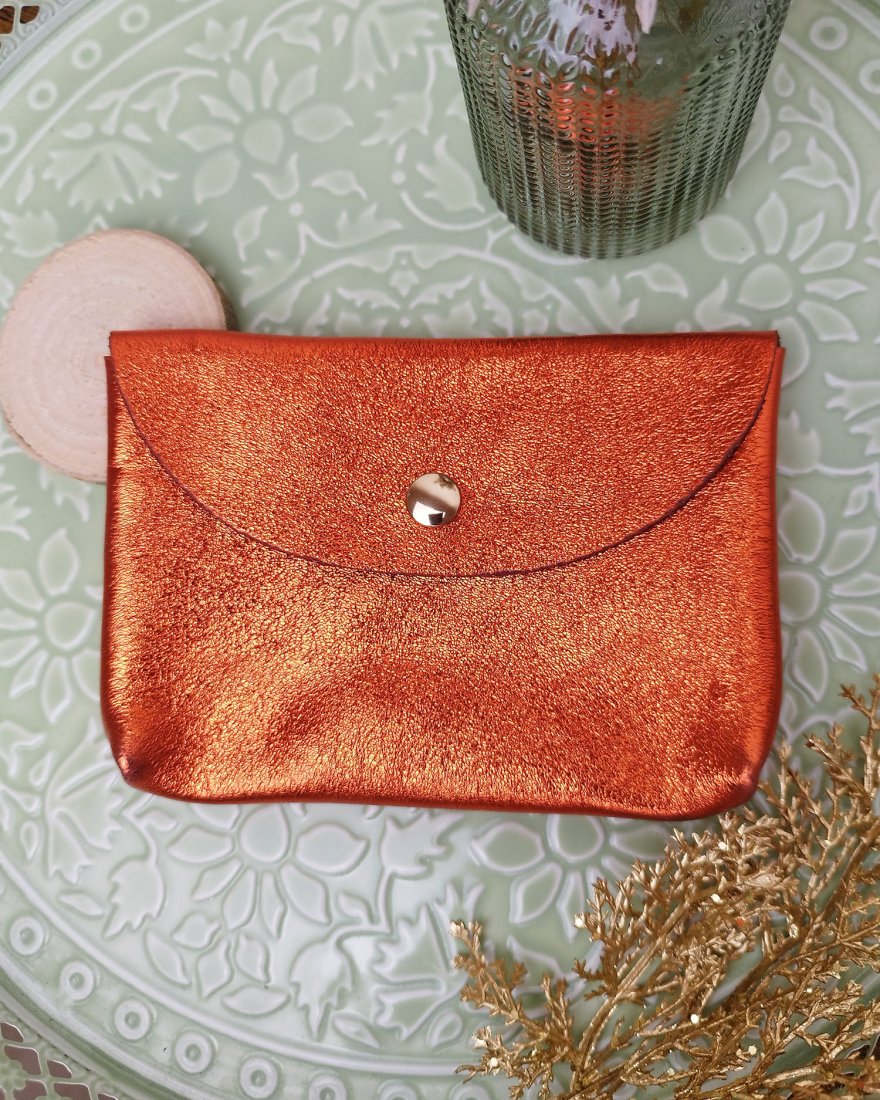 Pochette enveloppe en cuir irisé