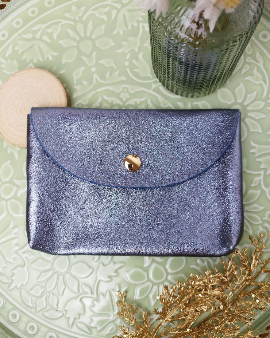 Pochette enveloppe en cuir irisé