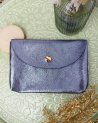 Pochette enveloppe en cuir irisé