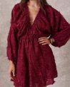 Robe courte bordeaux effet pelucheux