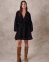 Robe noire à manches chauve-souris