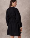 Robe noire à manches chauve-souris