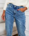 Jeans momfit déchiré en denim bleu clair