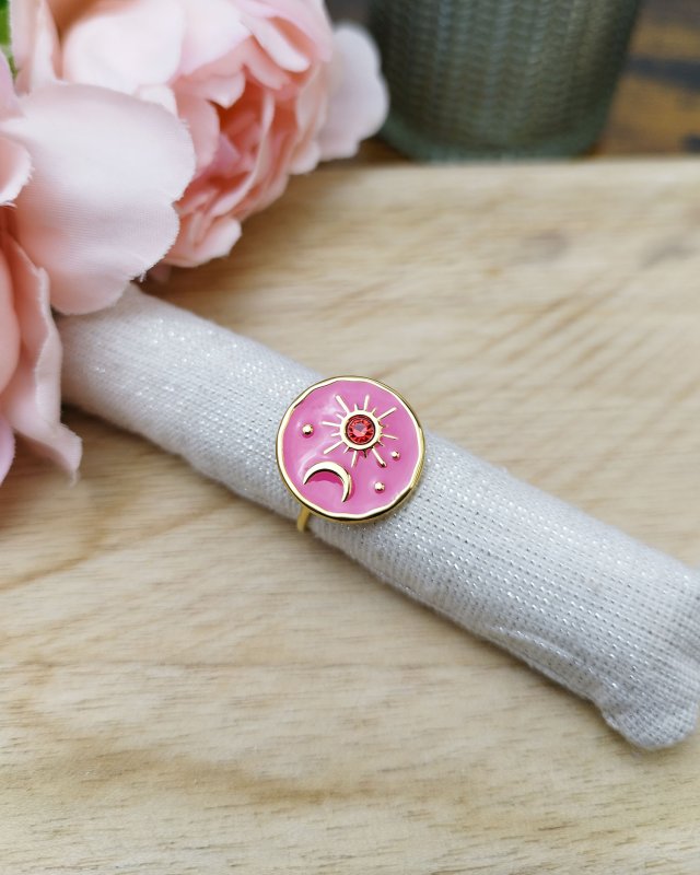 Bague fuchsia à motif...