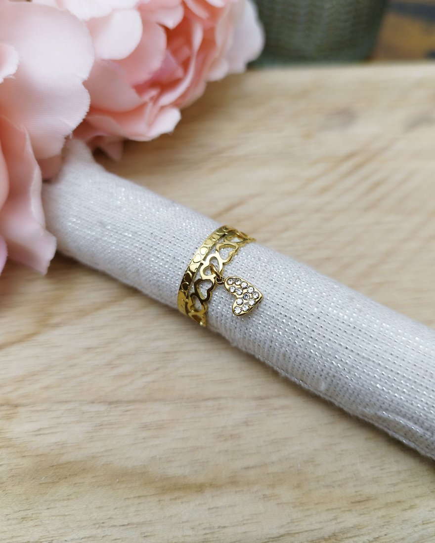 Bague coeurs dorés avec une pampille coeur à strass