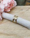 Bague dorée à maillons entrelacés