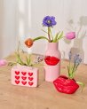 Petit vase carré en céramique rose et coeurs rouges Rice