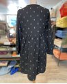 Robe courte noire à pastilles