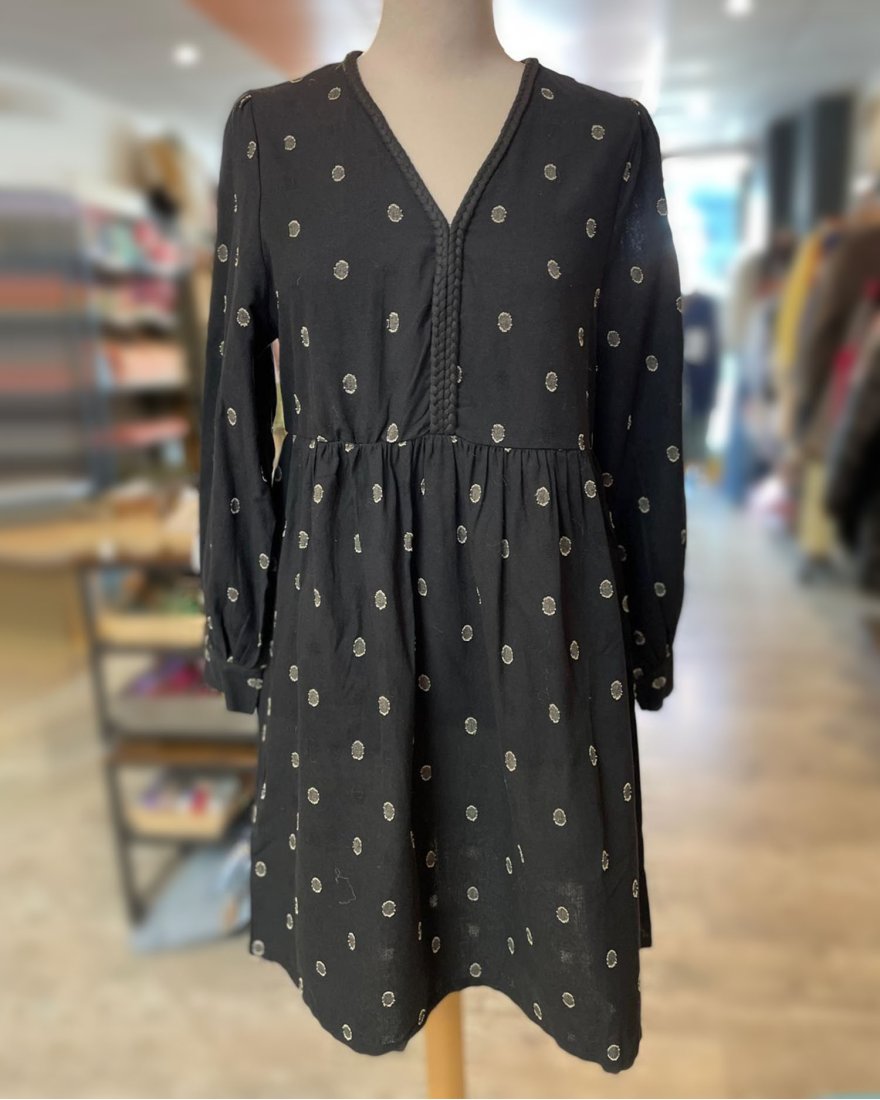 Robe courte noire à pastilles