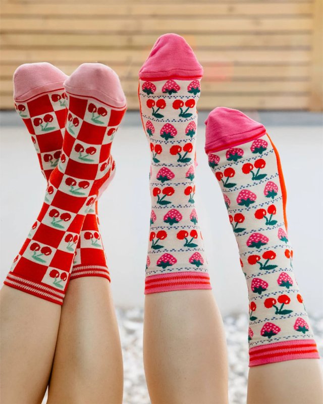 Chaussettes beige avec des...