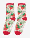 Chaussettes beige avec des fraisiers