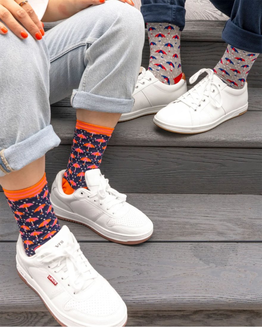 Chaussettes avec des parapluies colorés