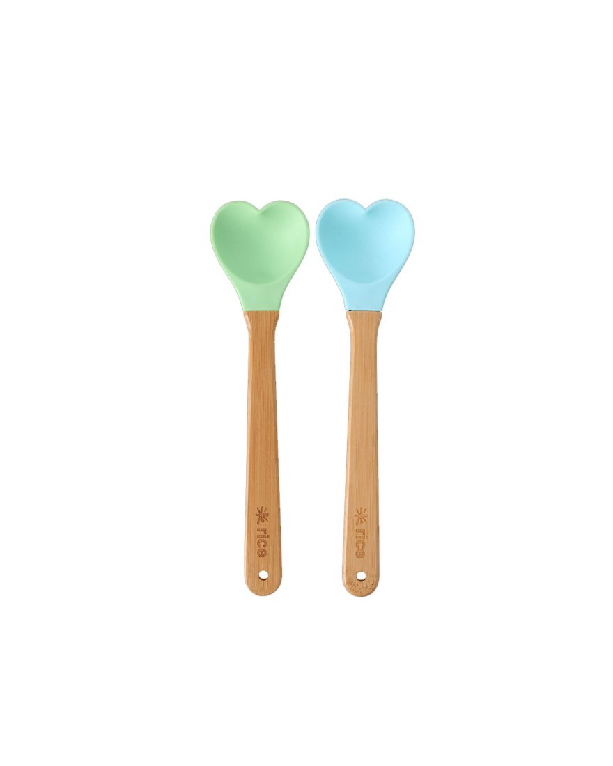 Cuillères-spatules colorées en forme de coeur