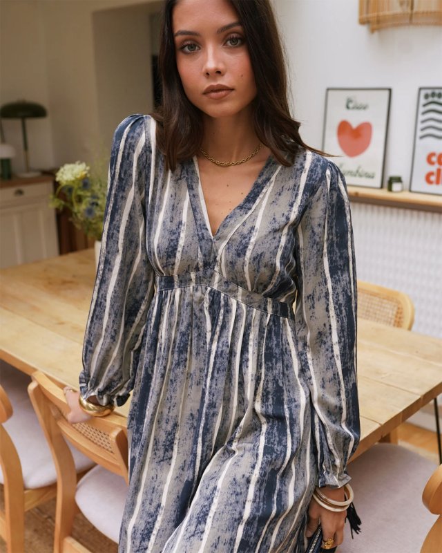 Robe légère à imprimé bleu et gris