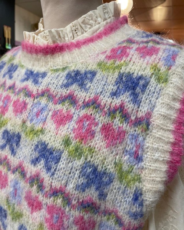 Pull sans manches à motifs multicolores