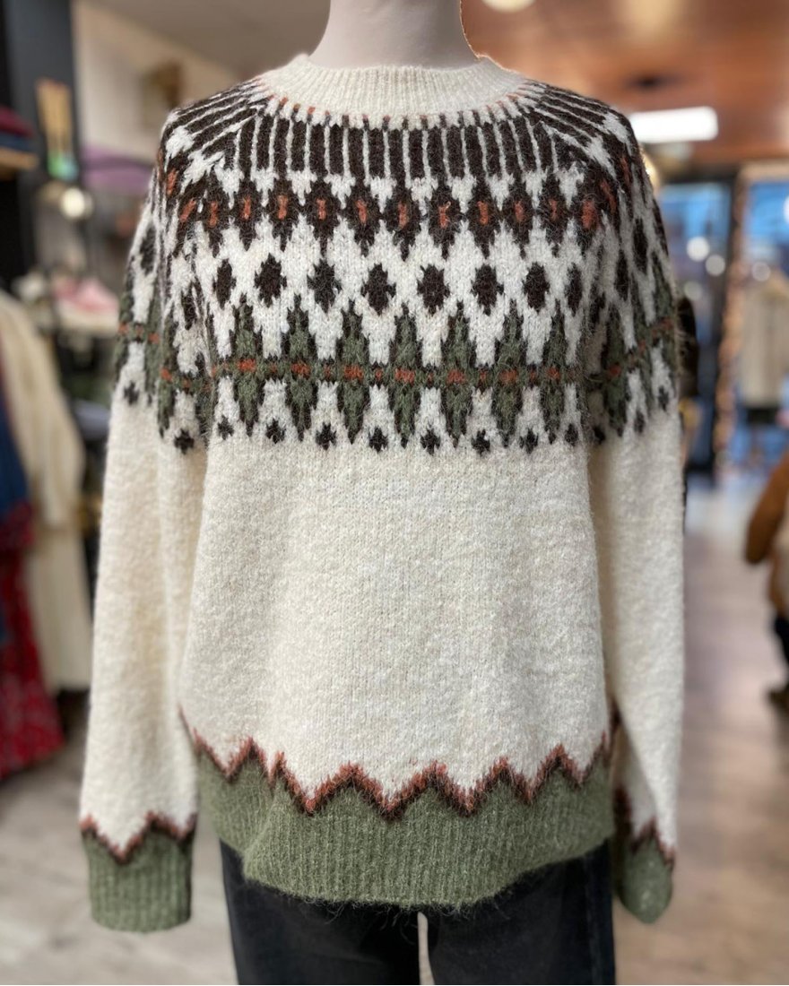 Pull écru en maille jacquard