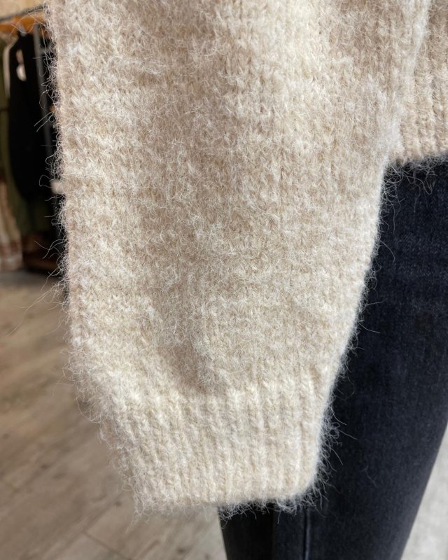 Gilet écru à boutons nacrés