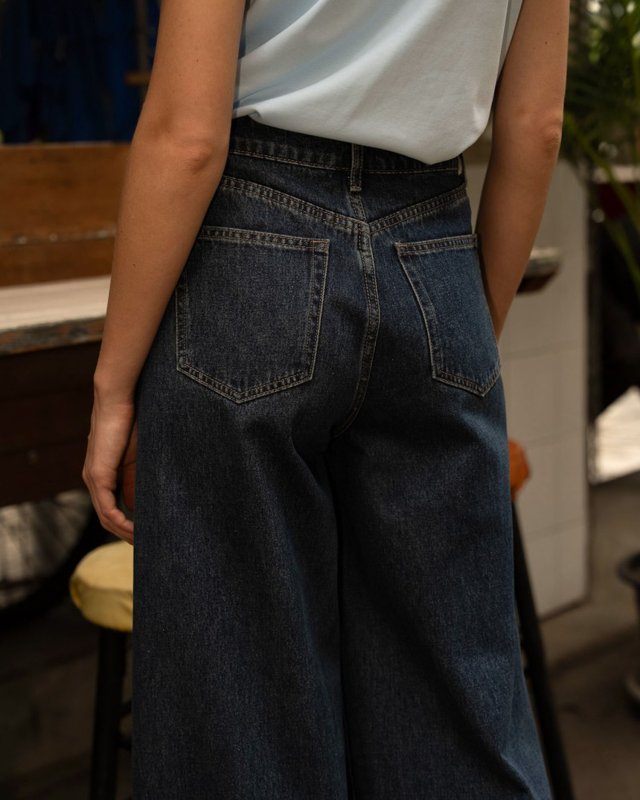 Jean Barnes en denim foncé