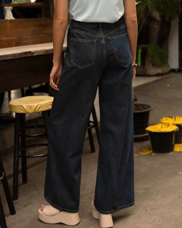 Jean Barnes en denim foncé