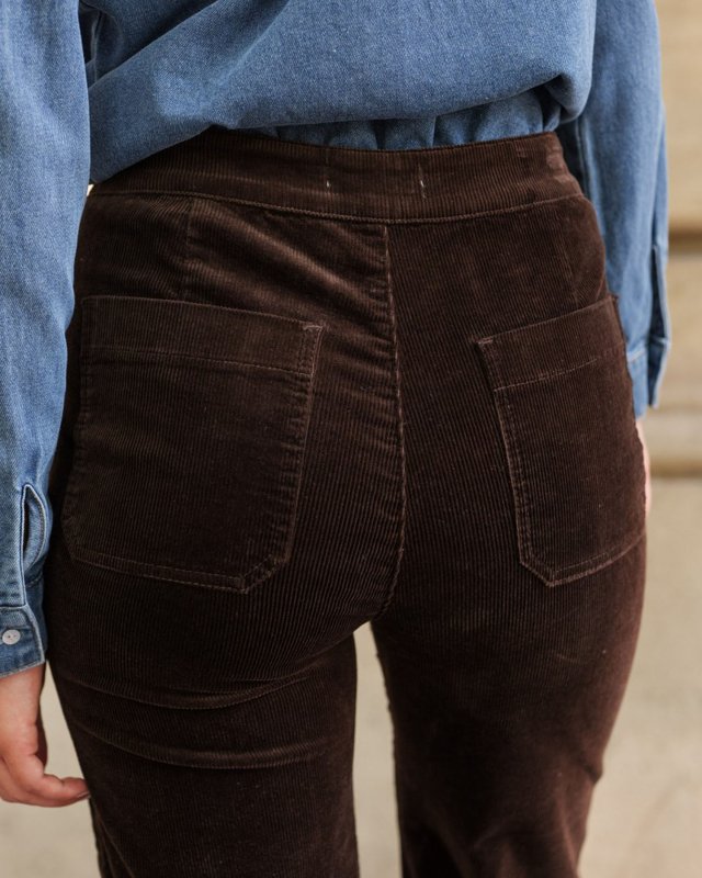 Pantalon à pont Victorine en velours côtelé chocolat
