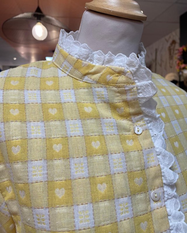 Chemisier en vichy jaune à petits coeurs