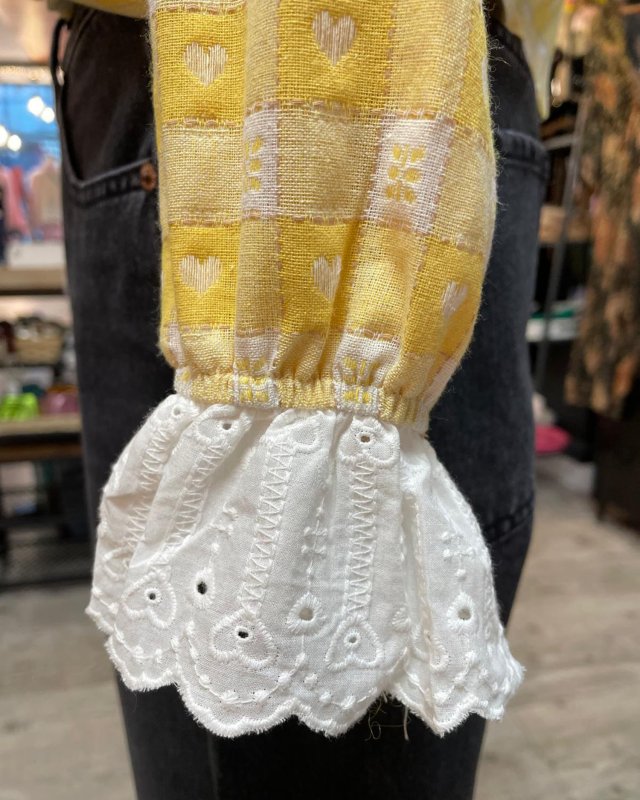 Chemisier en vichy jaune à petits coeurs