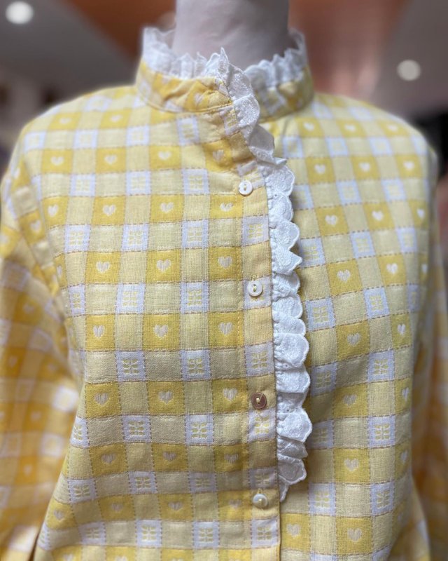 Chemisier en vichy jaune à petits coeurs