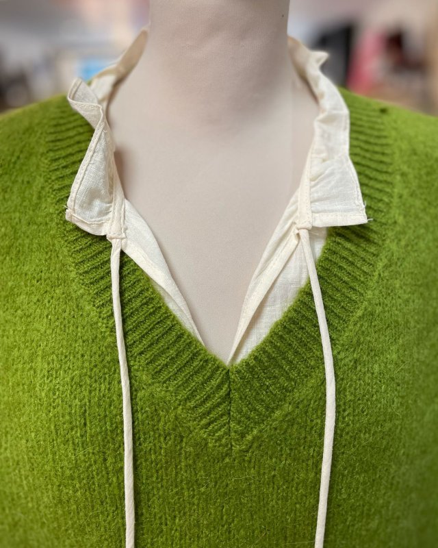 Pull sans manches à col V côtelé