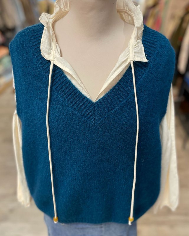 Pull sans manches à col V côtelé