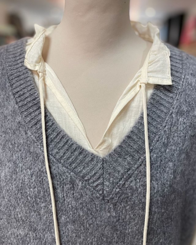 Pull sans manches à col V côtelé