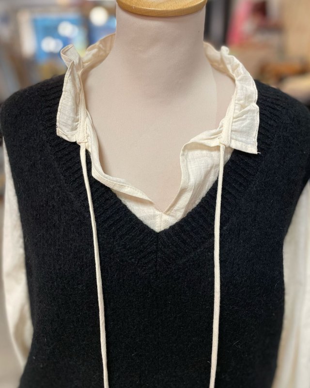 Pull sans manches à col V côtelé