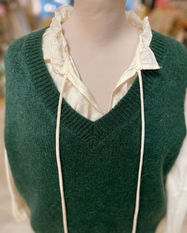 Pull sans manches à col V côtelé