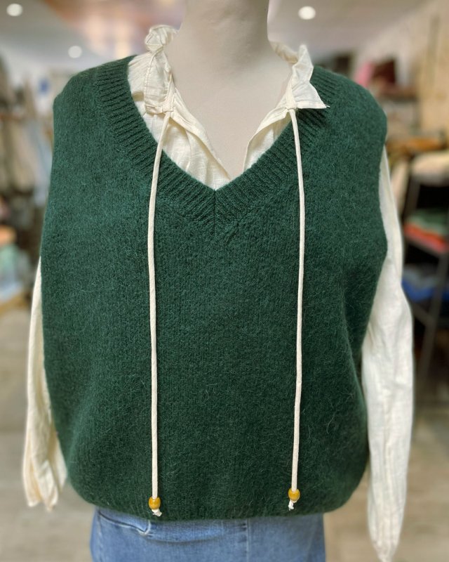 Pull sans manches à col V côtelé