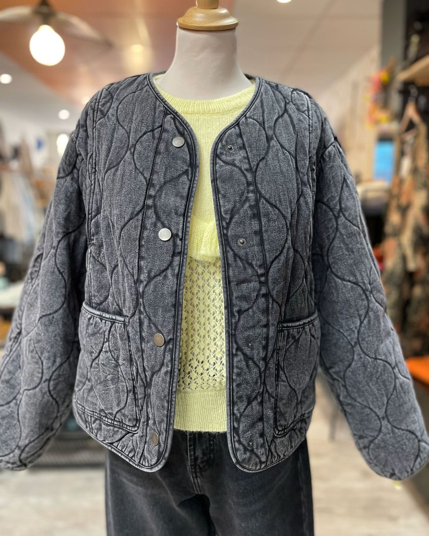 Veste matelassée grise à surpiqûres ondulées