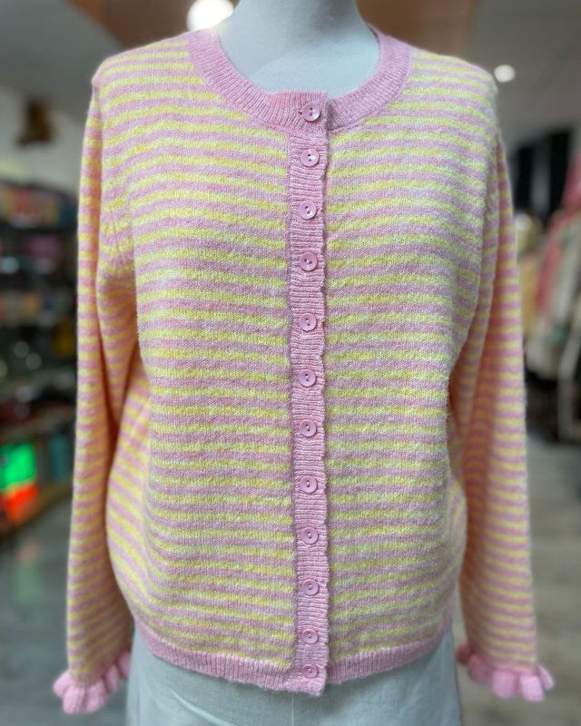 Gilet à rayures fines...