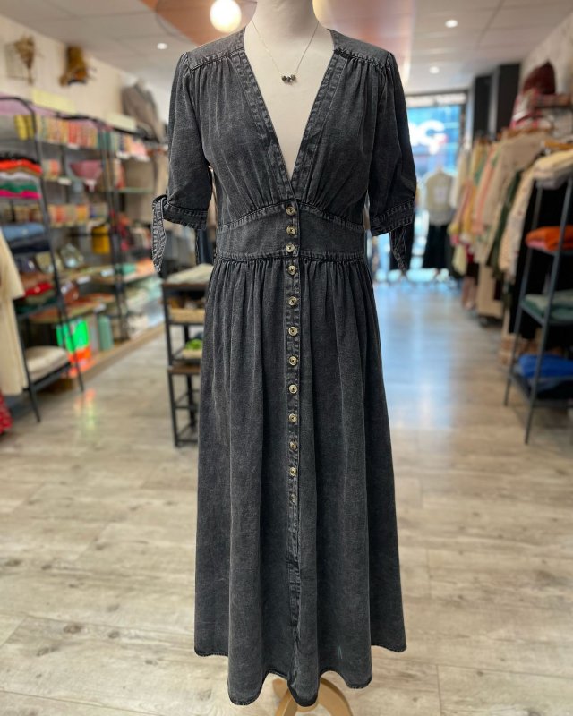 Robe longue boutonnée en...