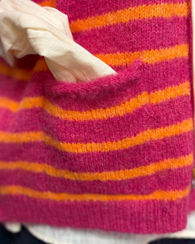 Petit gilet sans manches en maille fuchsia