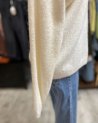 Pull en alpaga avec un col en V côtelé