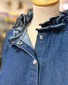 Chemise en denim à col volanté