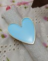 Bague dorée à gros coeur bleu pastel