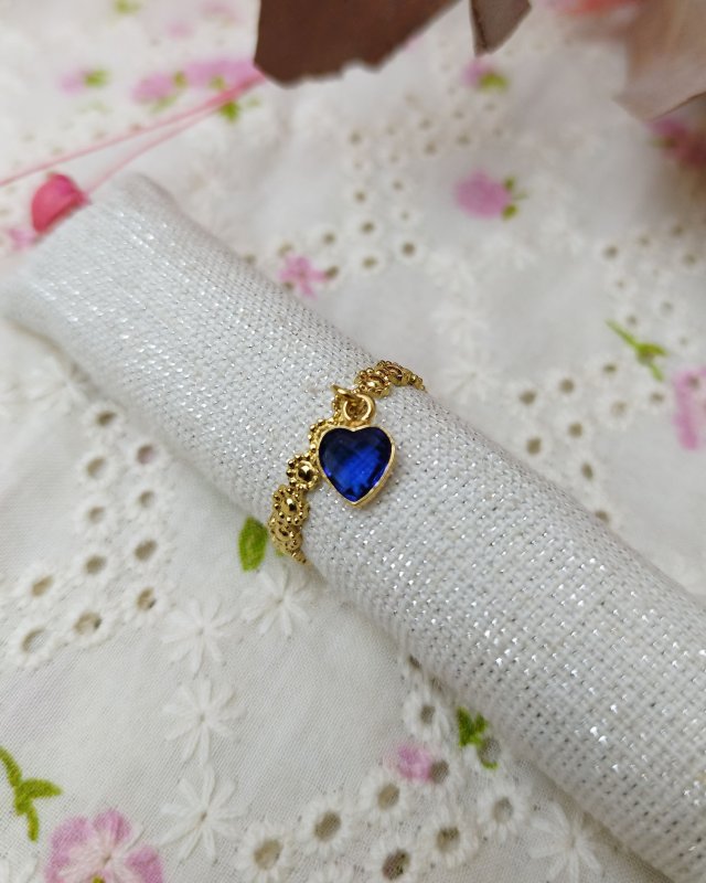 Bague fine dorée à petite...