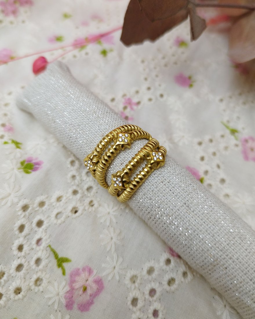 Bague multi-anneaux dorée avec des strass