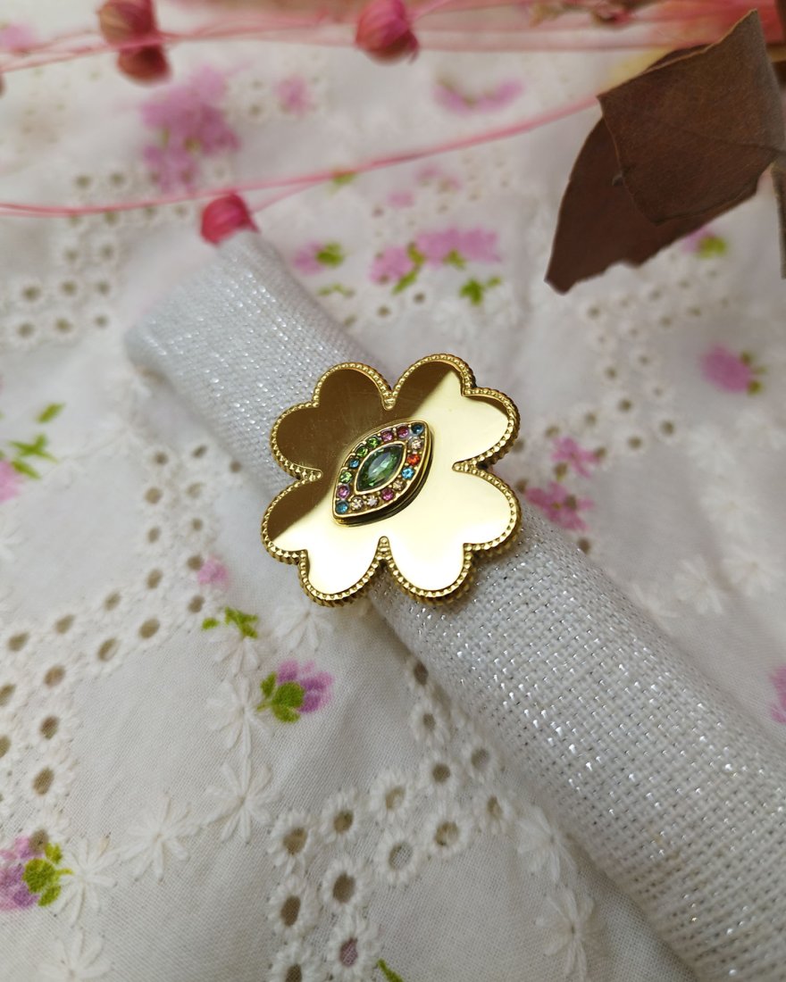Bague trèfle avec un oeil décoré de strass