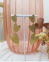 Boucles d'oreilles triples coeurs texturés dorés
