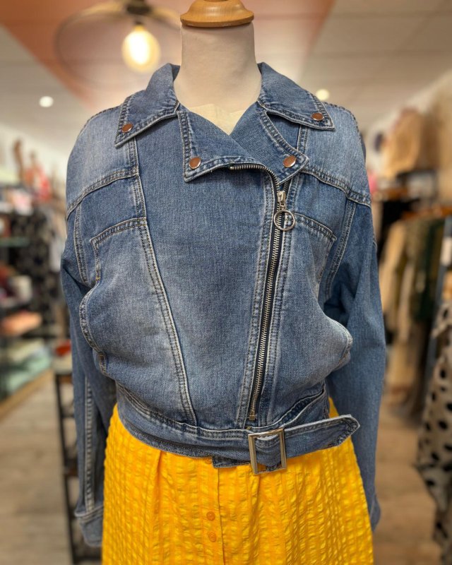 Veste courte en jean style perfecto