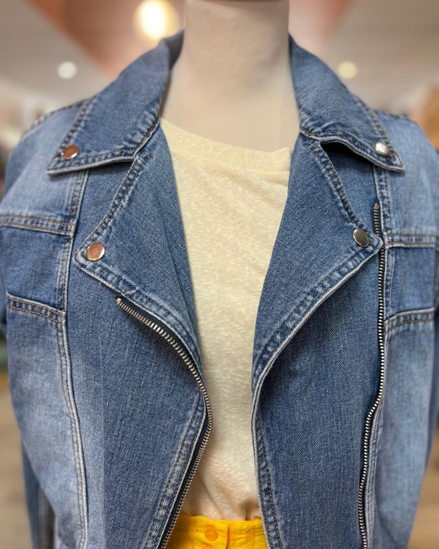 Veste courte en jean style perfecto