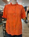 Chemisier corail avec de jolies broderies